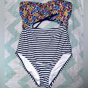 Like new one piece bathing suit